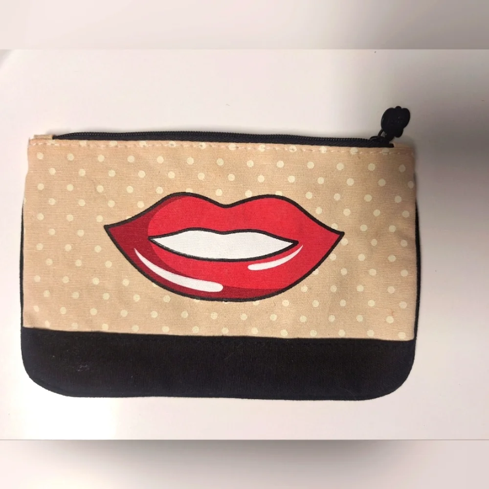 Ipsy Glam Cosmetic bag- Excellent condition